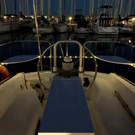 Espacioso Velero Junto A La Playa Bcn * Badalona